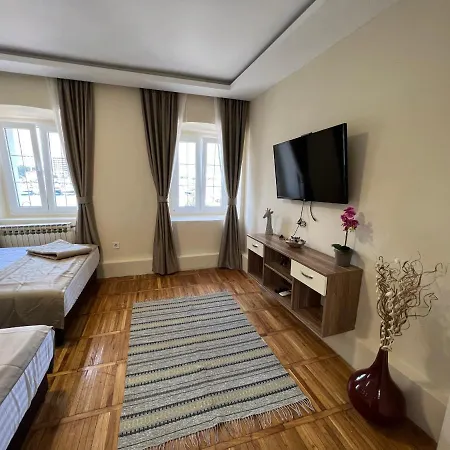 Regina Apartment